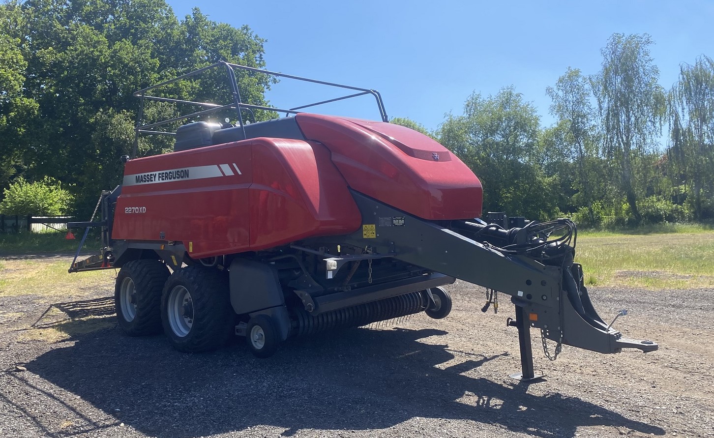 Massey Ferguson MF 2270 XD TP Image